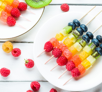 Brochettes de Fruits Arc-en-Ciel