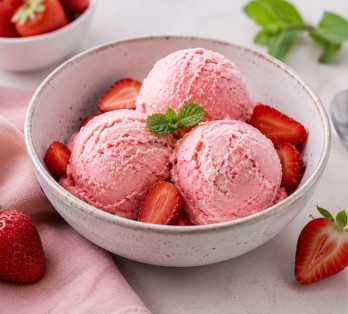 Glace à la fraise sans sorbetière
